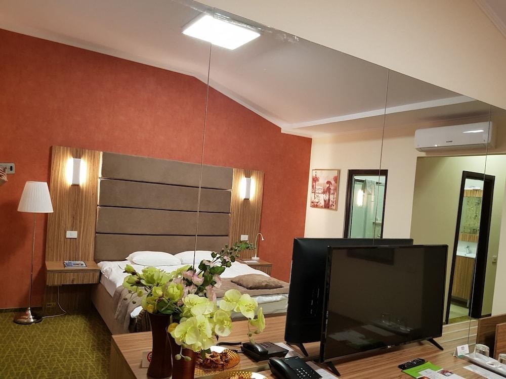 Hotel Tecadra Pipera Εξωτερικό φωτογραφία