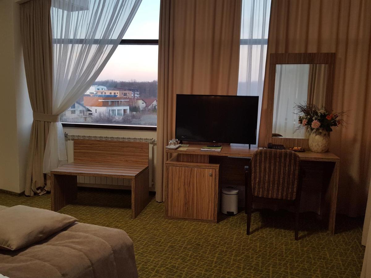 Hotel Tecadra Pipera Εξωτερικό φωτογραφία